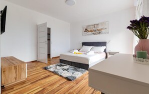 4 bedrooms, iron/ironing board, travel cot, free WiFi - Beautiful home in Benkovac (Benkovac)