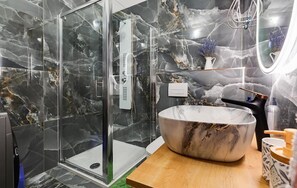 Shower, hair dryer - Beautiful home in Benkovac (Benkovac)