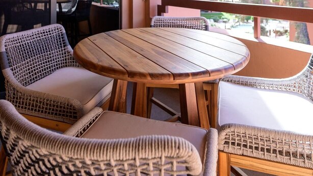 Outdoor dining - CASA HARMONY - Large 2-bedroom unit. (Phoenix, Arizona)
