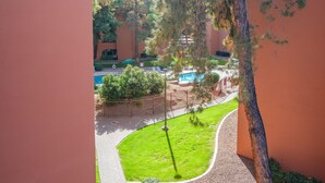 Property grounds - CASA HARMONY - Large 2-bedroom unit. (Phoenix, Arizona)
