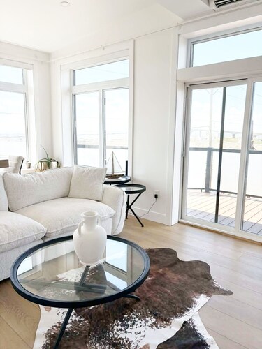 Ocean Front Condo.  Seconds to beach. Includes beach day package with chairs