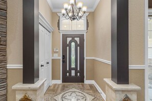 Interior - Luxury Kitchen- Pet Friendly- Cozy Fireplace- Fenced Back Yard (Pensacola)