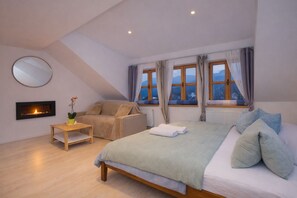 Comfort Quadruple Room, City View