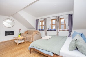 Comfort Quadruple Room, City View