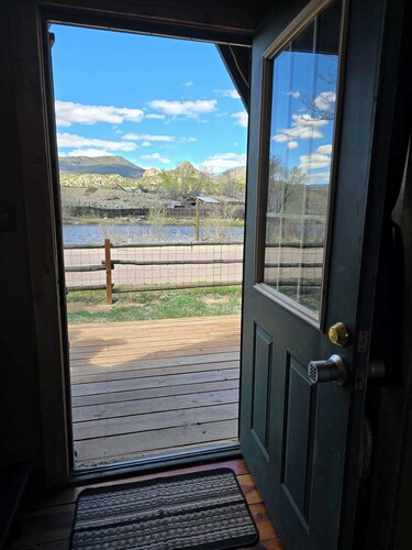 Cozy River Cabin with Arkansas River View
