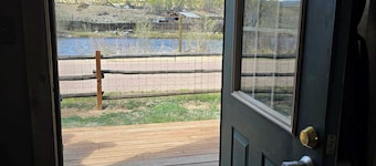 Cozy River Cabin with Arkansas River View