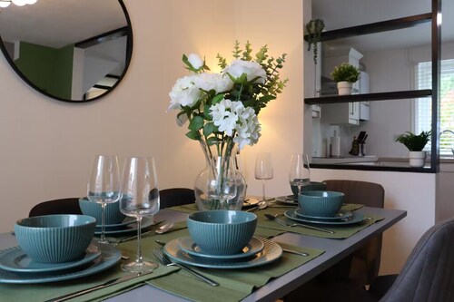 3BR Cambridge Home: Garden, BBQ, Sleeps 7, Parking