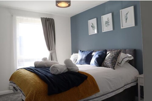 3BR Cambridge Home: Garden, BBQ, Sleeps 7, Parking