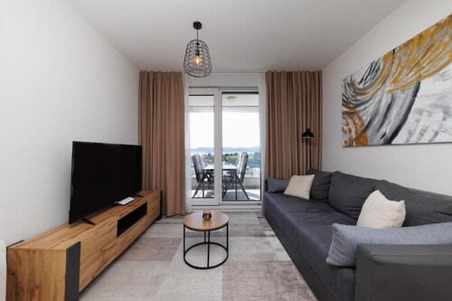 365 Sunsets Apartment by Belmont Realty