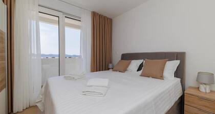 365 Sunsets Apartment by Belmont Realty