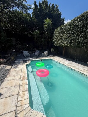 Comfort Double Room, Balcony, Ocean View | Pool - Wood Road Coastal Guest Rooms (Hout Bay)