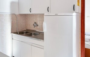 Fridge, oven, stovetop, coffee/tea maker - 2 bedroom amazing apartment in Rab (Rab)