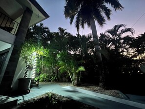 Property grounds - King Suite w/ Ensuite & Kitchenette | Pool, Hot Tub & Patio I Walk to Beach & Shops (Del Coco Beach)