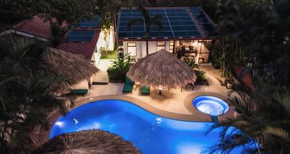 Private Casita w/ Pool, Hot Tub & Screened Patio | Short Walk to Beach & Shops.