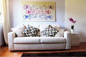Living area - [Fast Wi-Fi, Netflix] Bamboo Guesthouse Mondello (Palermo)