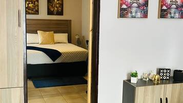 1 chambre, fer et planche à repasser, Wi-Fi, draps fournis