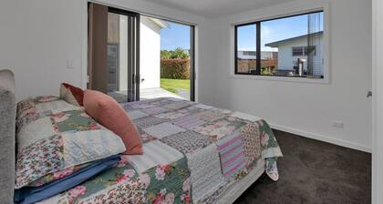 Modern Canal-Front Home - Marsden Cove