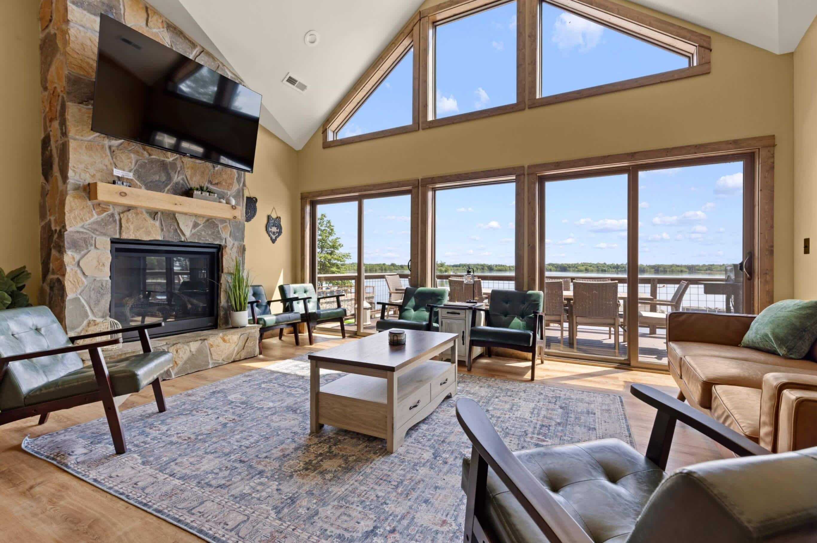 Smart TV, fireplace
