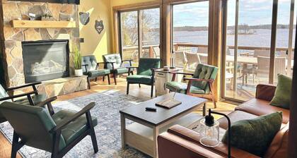 Lake Front | Pontoon | Arcade | Beach | Hot Tub