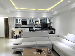 Living area - Apartment with swimming pool and free parking in Santo Domingo, Dominican Republic (Santo Domingo Este)