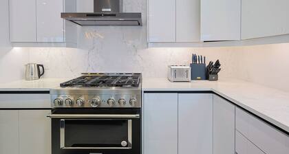 Modern Masterpiece Luxury 6 Bedroom Home