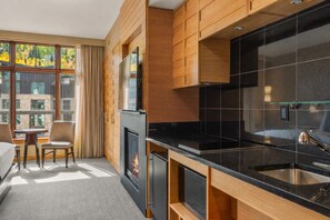Microwave, stovetop, coffee/tea maker, toaster - New! Modern Resort Studio Steps from the Slopes | Ski-In/Out (Snowmass Village)