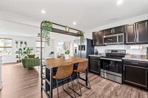 Private kitchen - 12 Min to NoDa, SouthEnd - Perfect for Long Stays! (Charlotte)