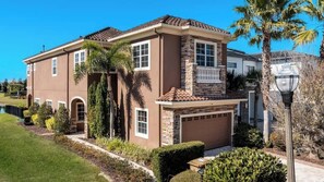 Exterior - Lake Front Luxurious House in Reunion Resort (Kissimmee)