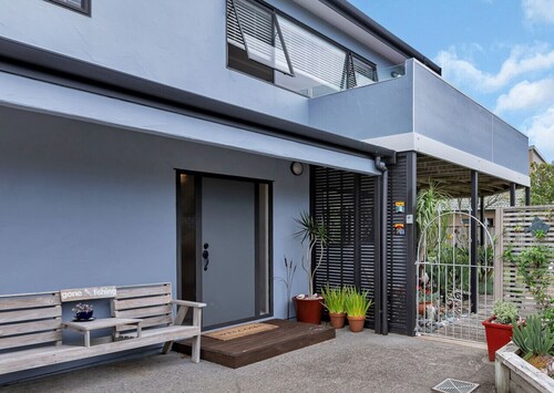 Surfside - Walk to Ruakaka Beach & Surf Club