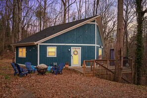 Exterior - The Lazy Lodge: Peaceful Retreat 15 mins from Downtown Greenville (Easley)