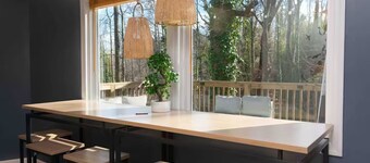 The Lazy Lodge: Peaceful Retreat 15 mins from Downtown Greenville