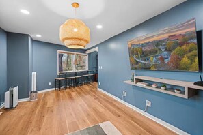 Interior - The Lazy Lodge: Peaceful Retreat 15 mins from Downtown Greenville (Easley)