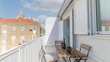 Studio, balkon, pemandangan kota | Tempat makan outdoor