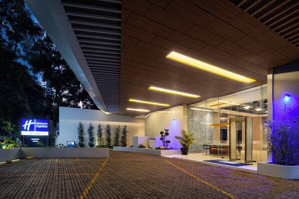 Exterior - Holiday Inn Express Bandung Braga by IHG (Bandung)