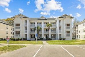 Exterior - Cozy & Modern 2-bedroom 3rd floor condo in gorgeous Myrtle Beach. (Myrtle Beach)