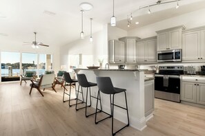 Fridge, microwave, oven, stovetop - NEW! Waterfront Oasis with 2 Ensuite Bedrooms, Office (Indian Rocks Beach)