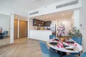 In-room dining - Vogue | Al Wasl 1 Residence near World Trade Centre (Dubai)