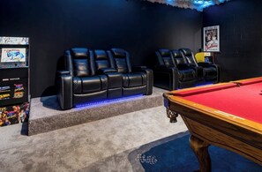 Games room - Luxurious House in Resort (Four Corners)