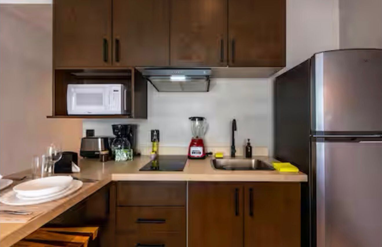 Lägenhet Deluxe - balkong - utsikt mot poolen | Eget kök