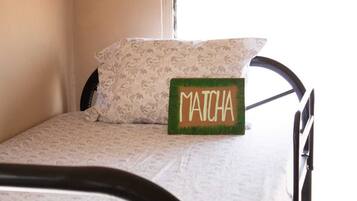 Chambre Deluxe, mixte, salle de bain privée, dans la tour