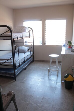 Chambre Deluxe, dortoir mixte, salle de bains privée, dans la tour