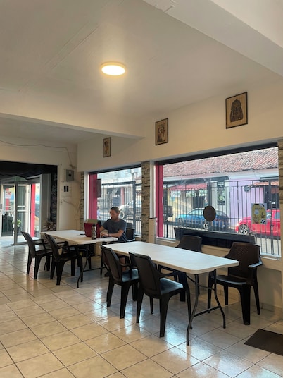 Hostel YEK