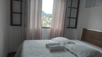 2 quartos, ferros/tábuas de passar roupa, Wi-Fi de cortesia