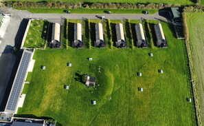 Exterior - New Farm Cottage, 3 bed, hot tub, private garden, stunning views (Blandford Forum)