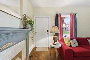 Interior - Calming Cove 2 Bedroom Townhouse on OSU Campus (Columbus)