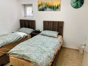 9 bedrooms, iron/ironing board, WiFi, bed sheets
