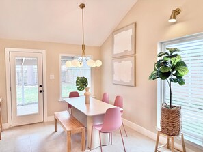 Dining - Spacious Katy Home • Firepit Backyard • Sleeps 10 (Katy)