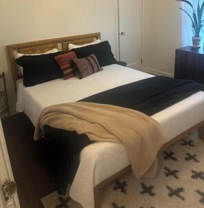 Room - 3BR Home Near Arrowhead – Perfect for World Cup Visitors! (Shawnee)