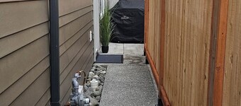 Elegant Coastal 2BR Suite • Perfect for Families • Near Beach