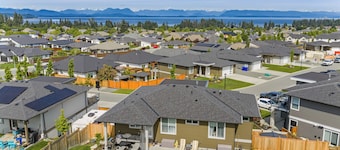 Elegant Coastal 2BR Suite • Perfect for Families • Near Beach